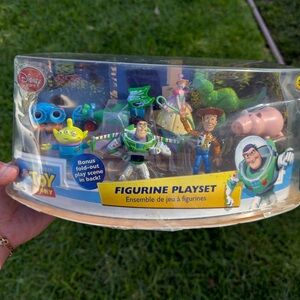 NEW Disney Store Exclusive TOY STORY Figurine Play Set